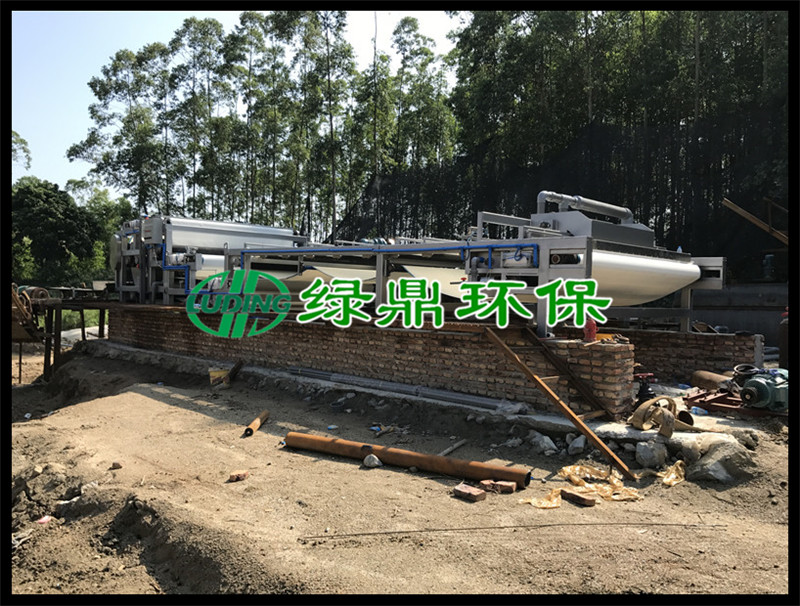 福建洗沙泥漿帶式壓濾機安裝現場 5
