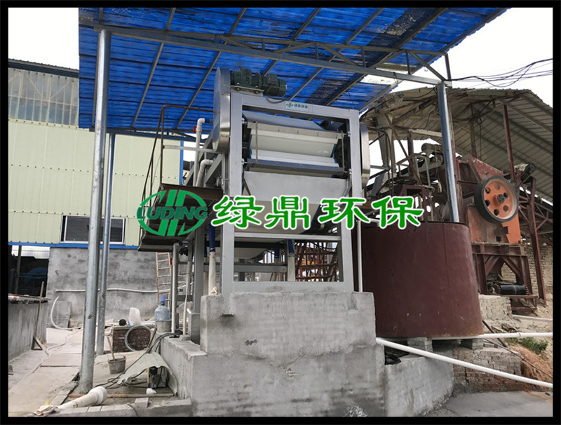 帶式壓濾機(jī)處理陶瓷廠泥漿（岳陽） 4