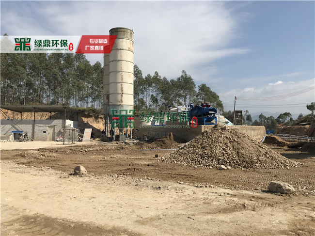 帶式壓濾機(jī)佛山沙場泥漿處理案例現(xiàn)場 3