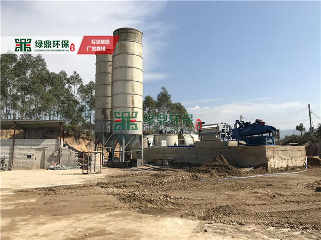 帶式壓濾機(jī)佛山沙場泥漿處理案例現(xiàn)場 4