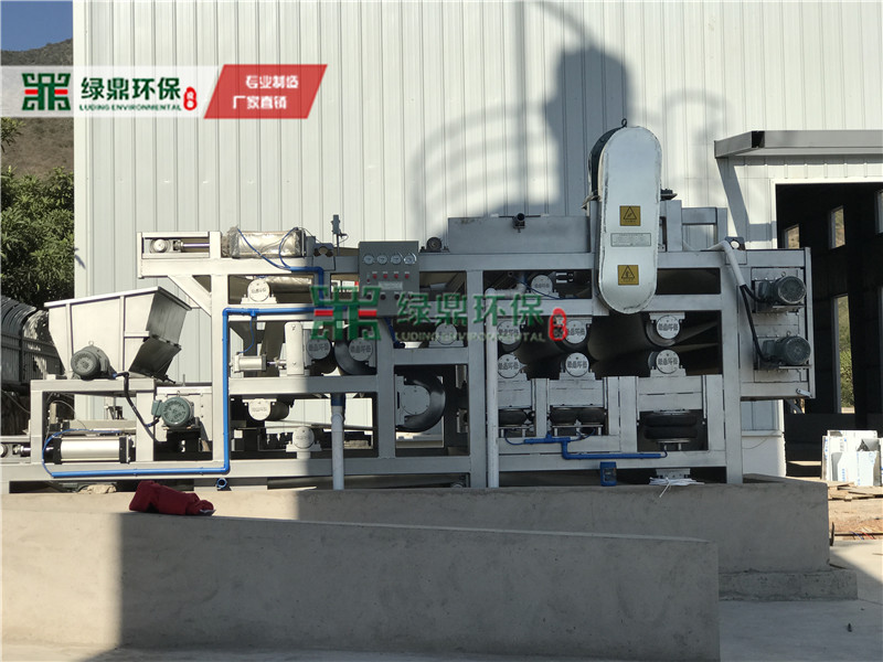 高壓重型定制款帶式壓濾機 3